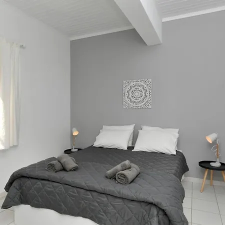 Apartment Anemolia With Pool